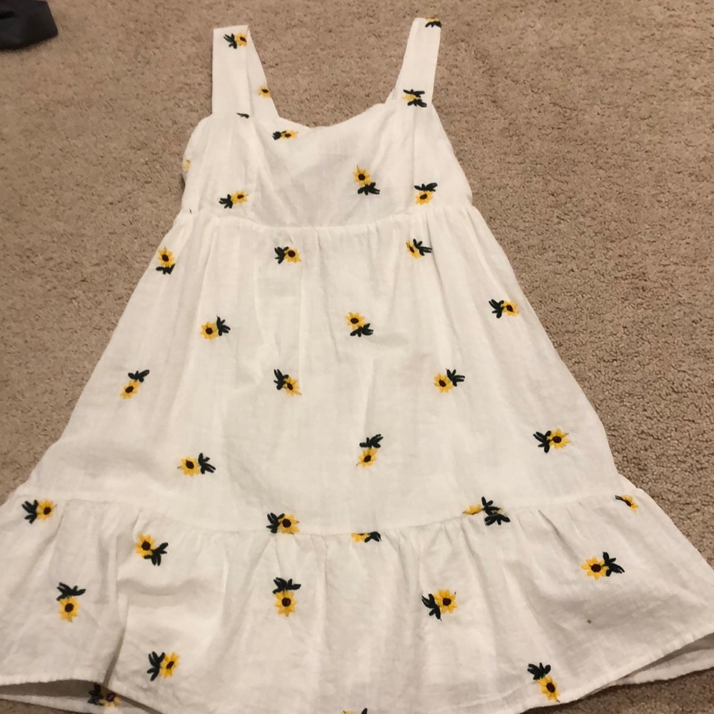 White dress with sunflowers and cute tie open back